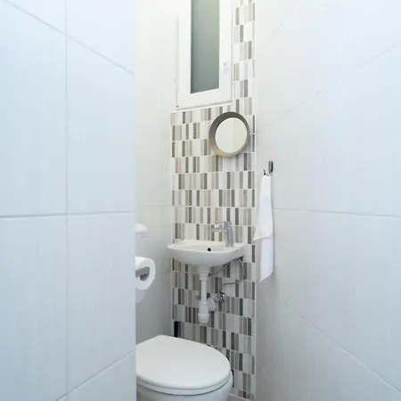 Relaxing Brand New Spot In The Lively Center Daire *