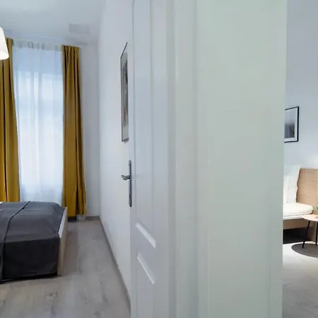 Relaxing Brand New Spot In The Lively Center Daire