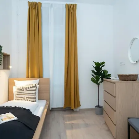Relaxing Brand New Spot In The Lively Center Daire *