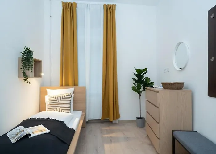 Relaxing Brand New Spot In The Lively Center Apartment *